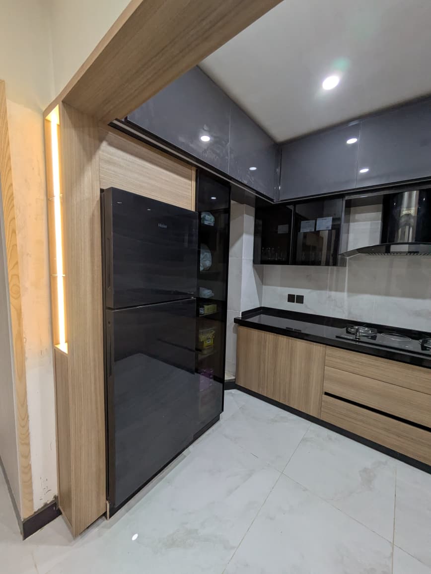 Walk-in Closet in Karachi by Orchid Kitchen & Interior