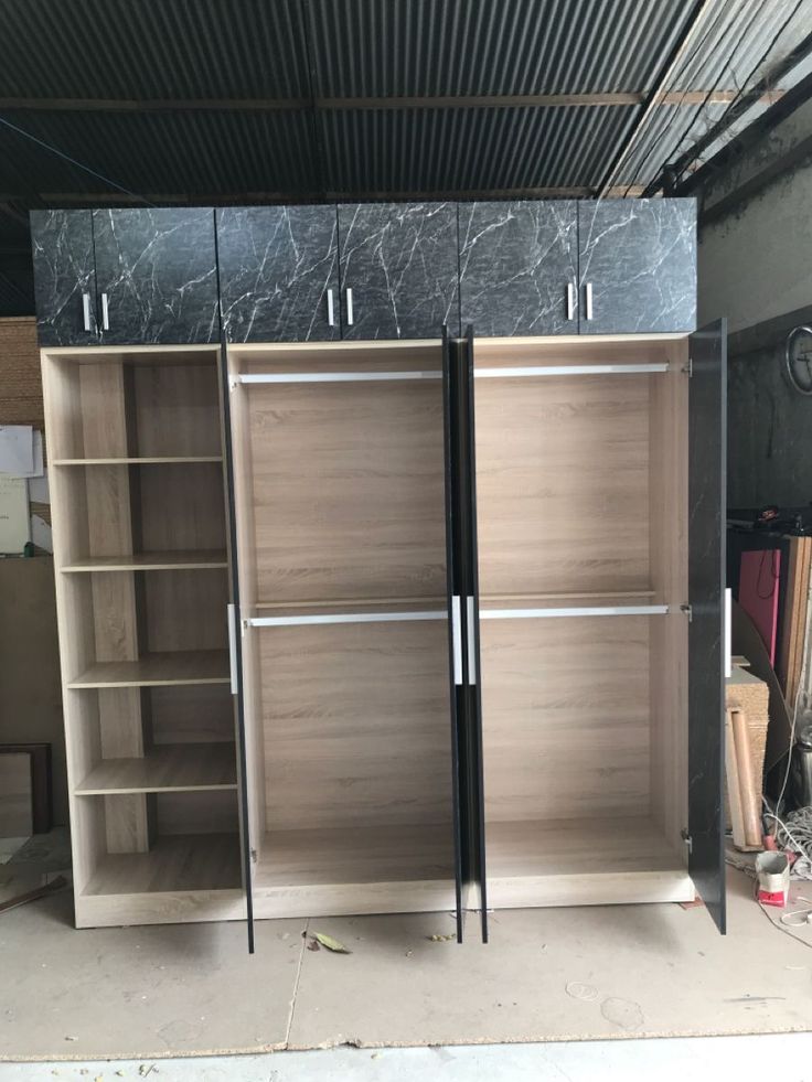Walk-in Closet in Karachi by Orchid Kitchen & Interior
