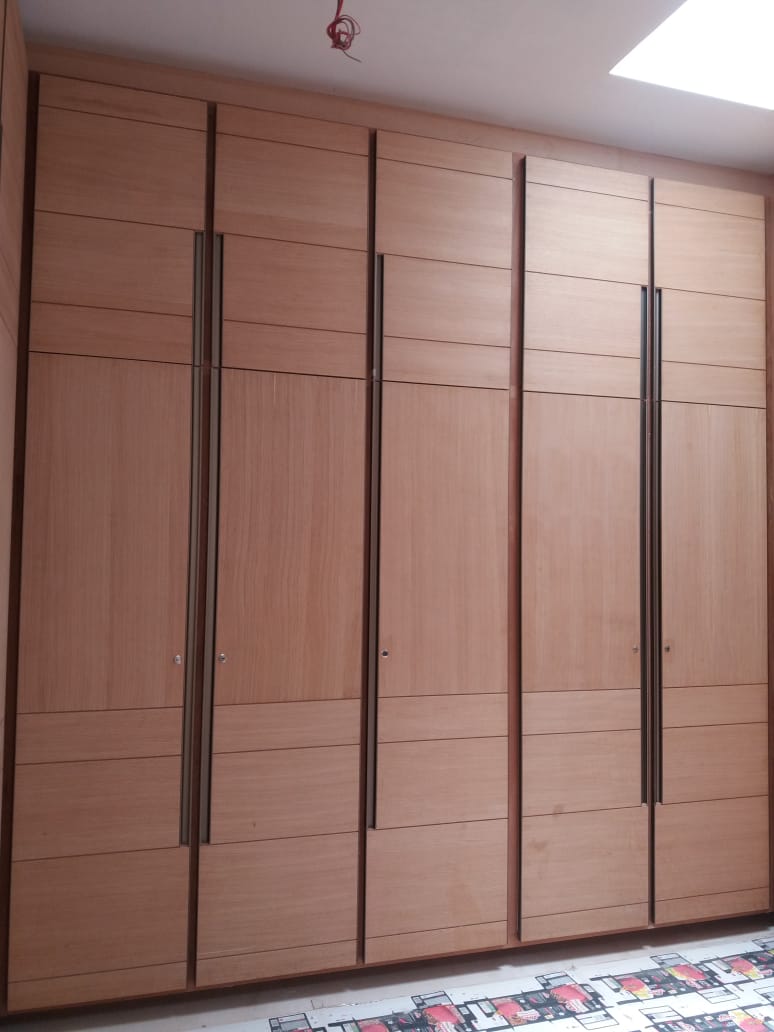 Walk-in Closet in Karachi by Orchid Kitchen & Interior
